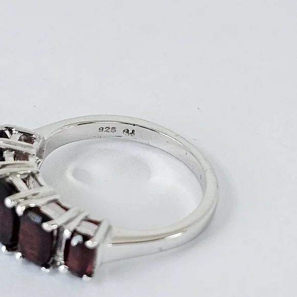 Genuine Red Garnet 5 Stone & Diamond Ring in Sterling Silver! Sz 8! - Picture 6 of 10